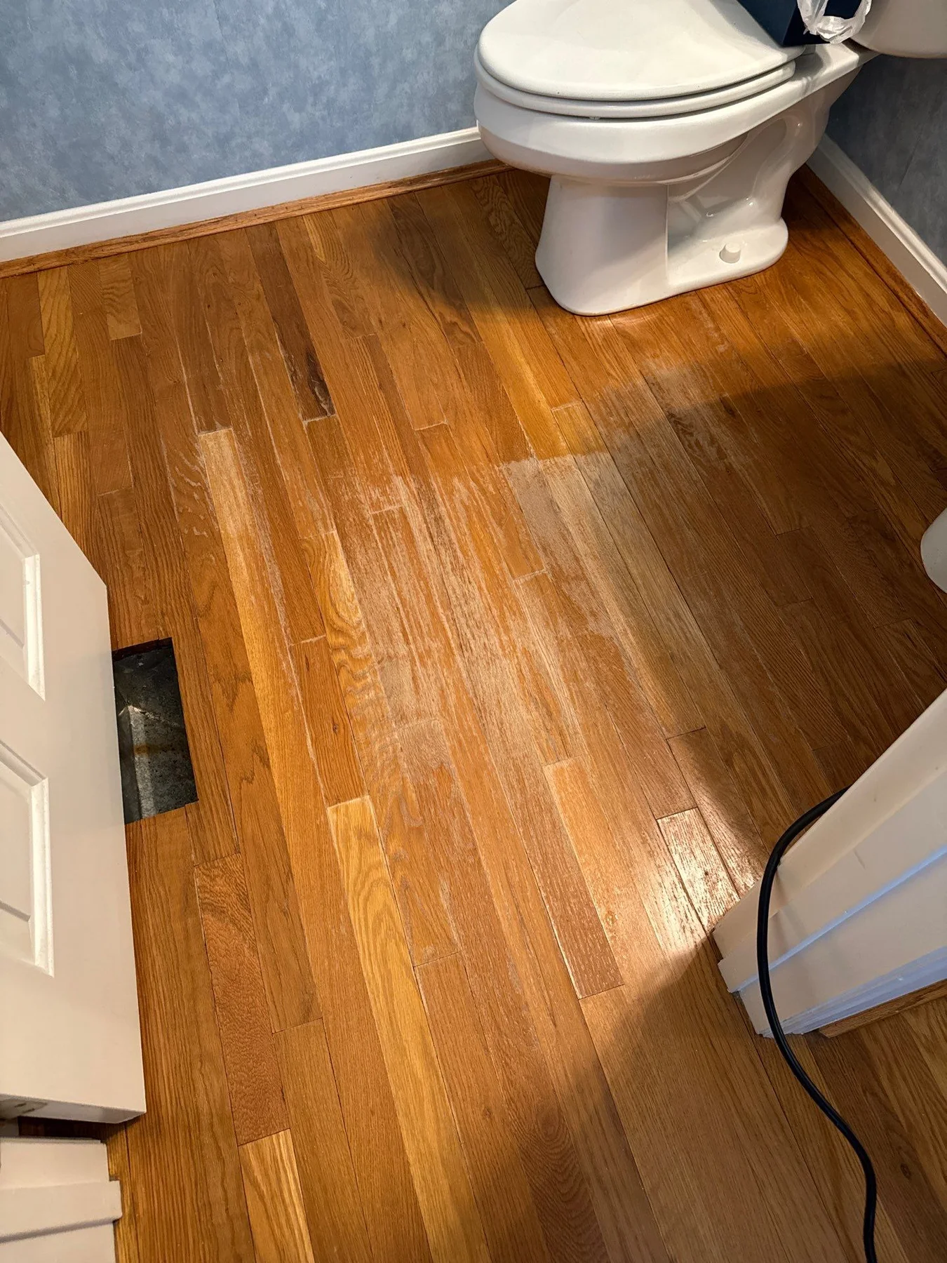 East Cincinnati: Bathroom – before refinishing