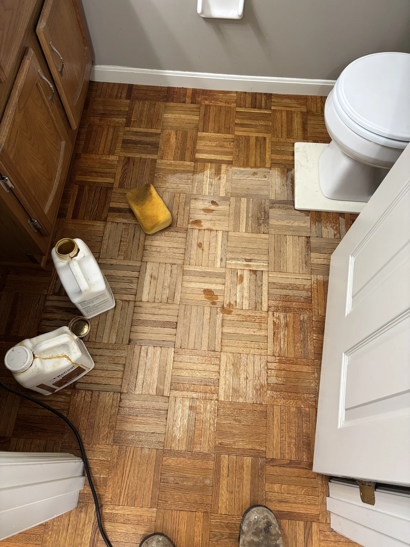 West Cincinnati: Parquet Bathroom – before refinishing