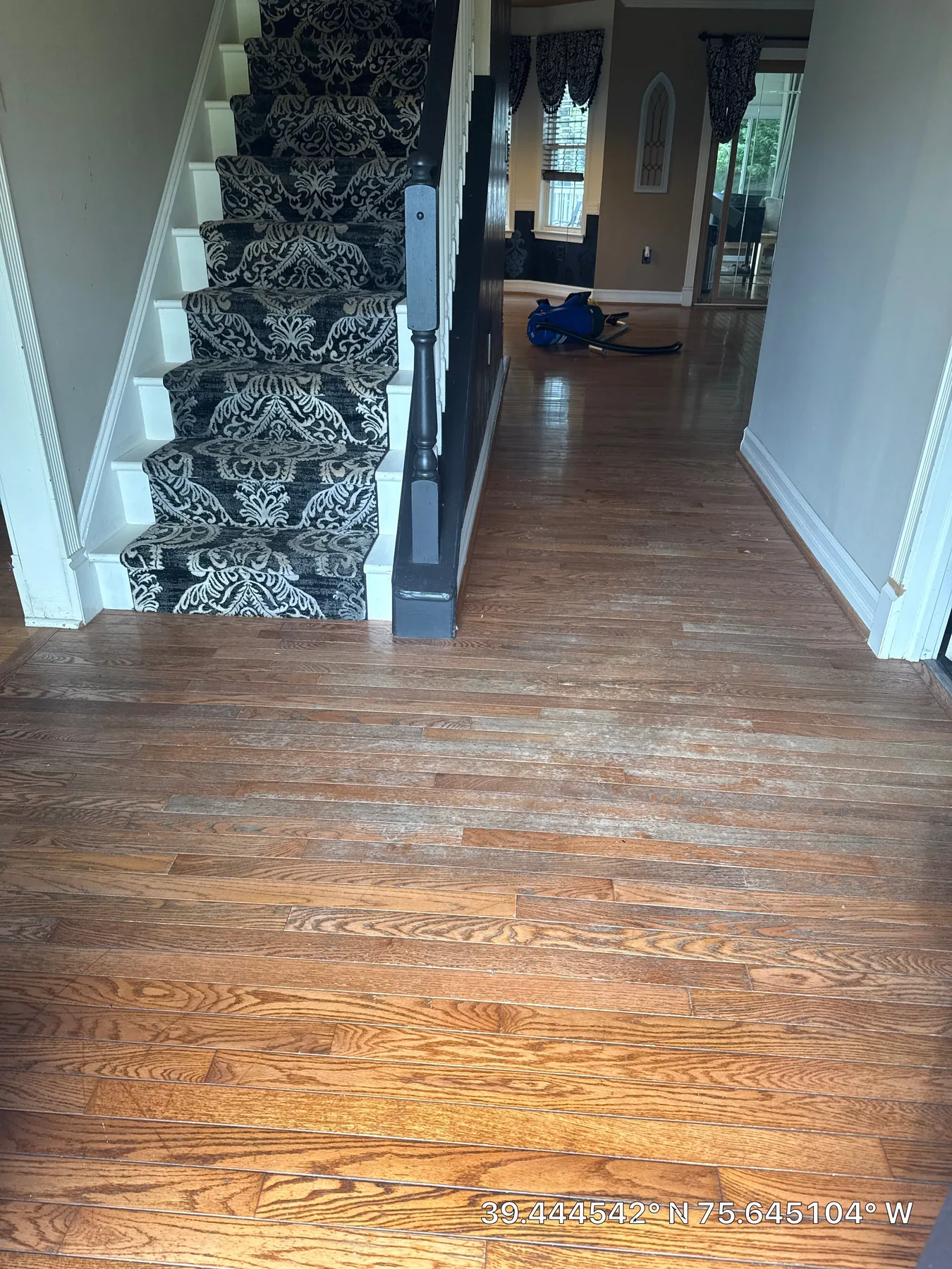 Wilmington: Entry Area – before refinishing